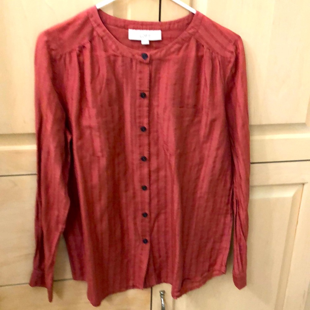 LOFT long sleeve, round collar top with 2 pockets in front. Size S